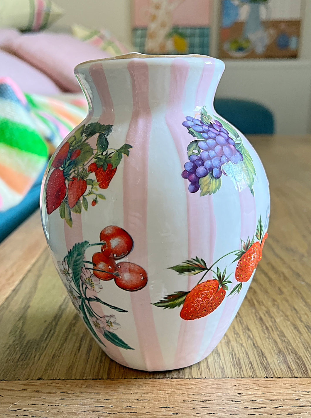 Medium mixed fruiti pinky stripe vase
