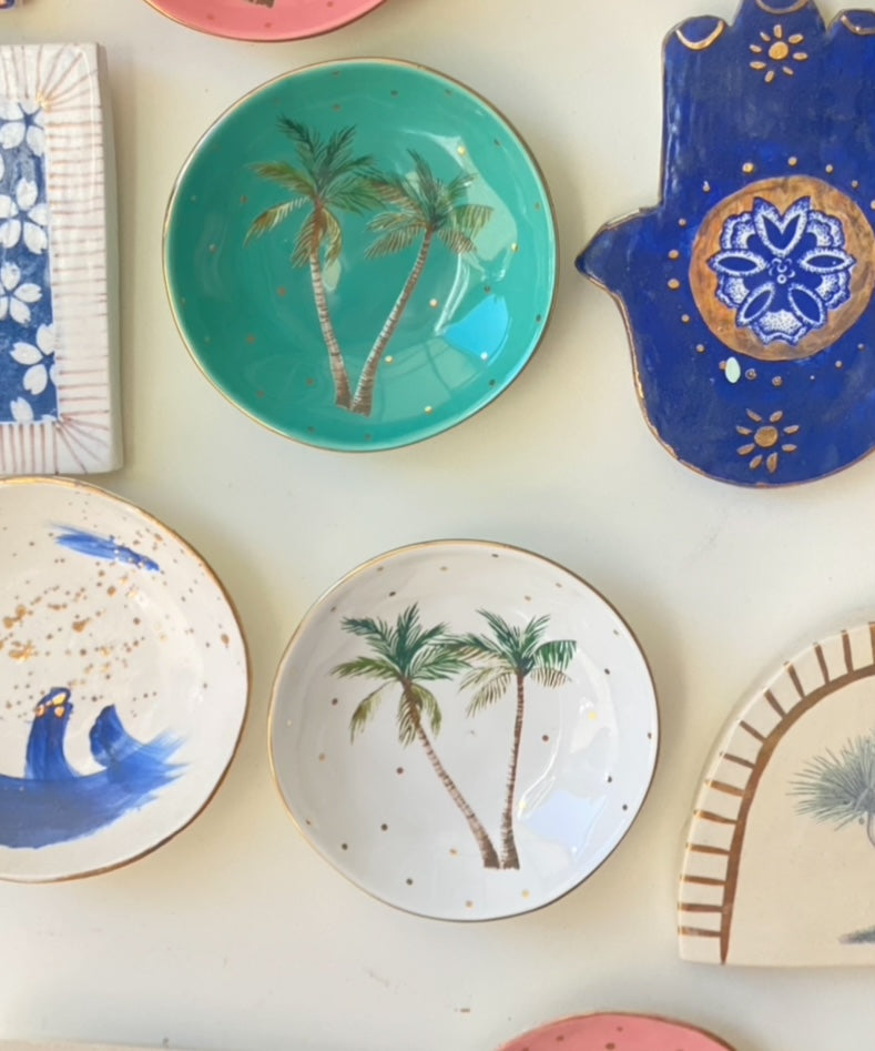 WALL HANGING green & white tropical palm bowls